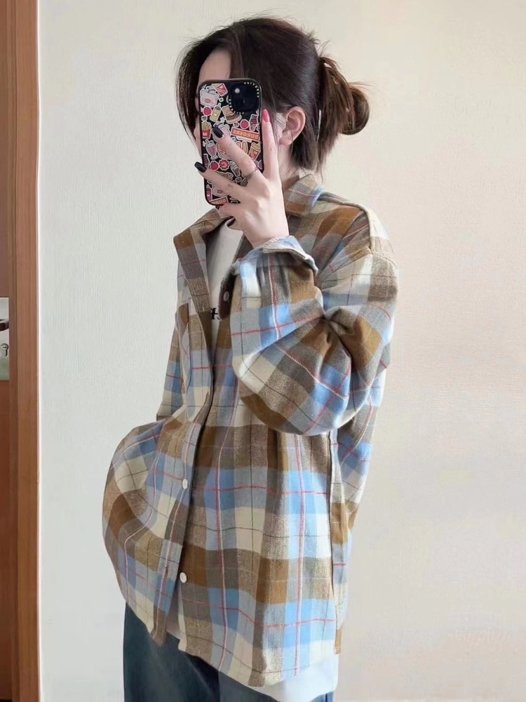 Japanese retro khaki plaid shirt for women to wear outside 2024 new Hong Kong style chic loose casual couple shirt