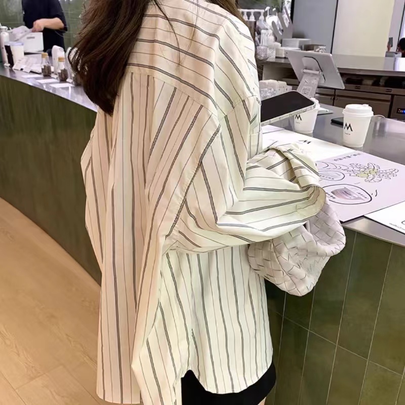 Original fabric Hong Kong style retro loose striped shirt women's spring and autumn new shirt design niche bottoming shirt