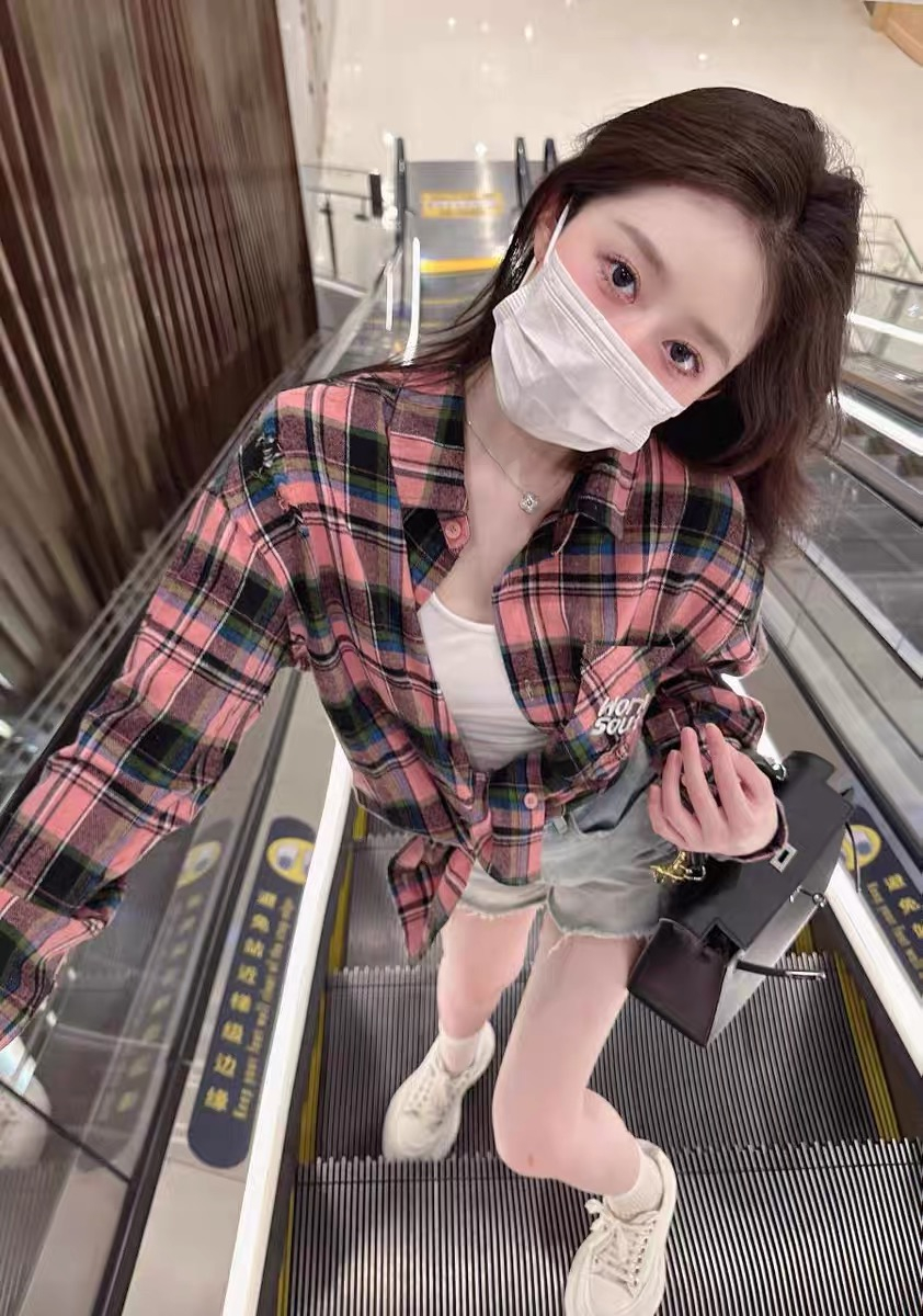 College style black and pink plaid shirt sun protection top for women 2024 loose casual long-sleeved velvet thickened shirt jacket