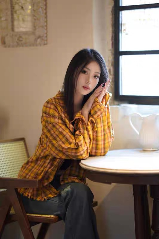 Hong Kong style retro chic yellow plaid shirt for women to wear loose casual and versatile mid-length shirt for outer wear