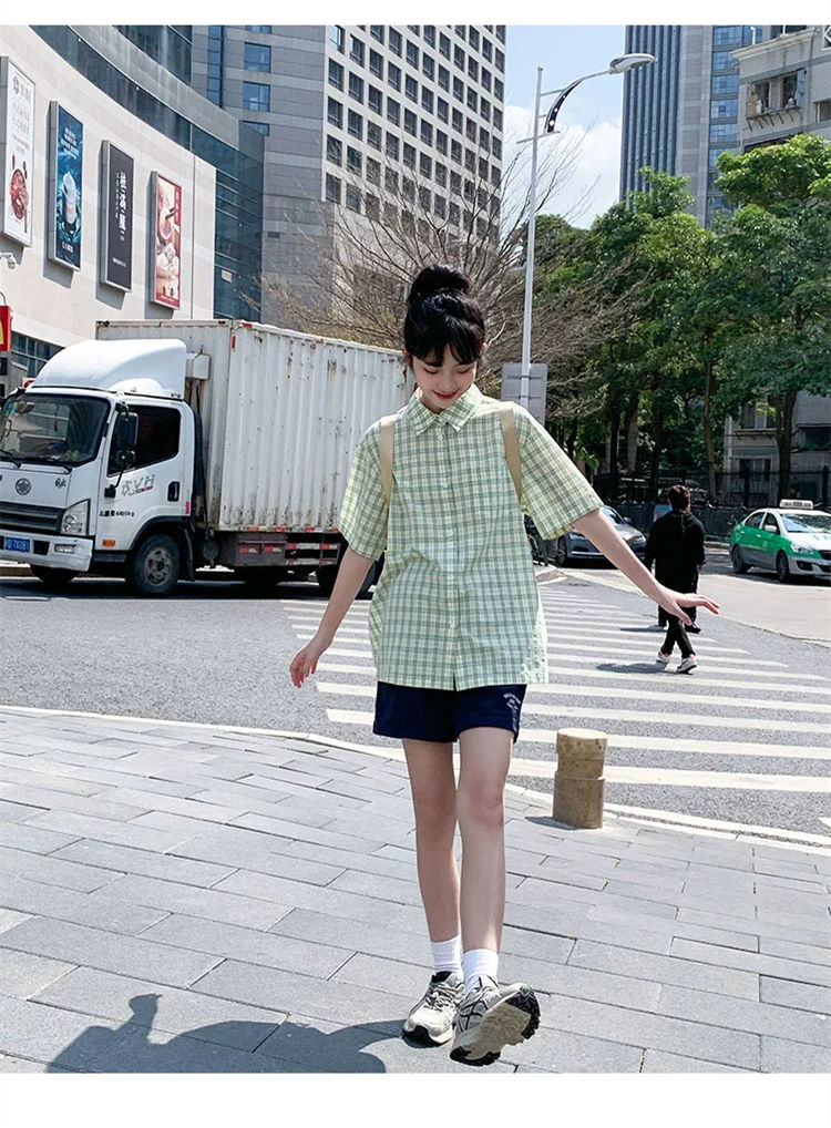 Japanese niche sweet pink plaid short-sleeved shirt for women summer Hong Kong style loose shirt Polo collar cardigan top