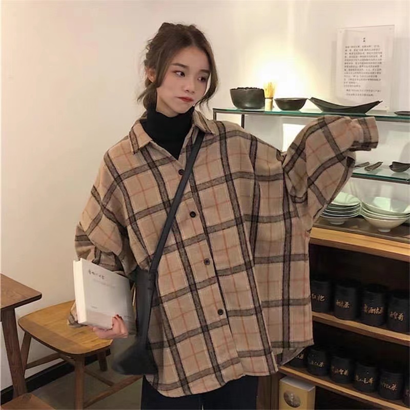 / Long-sleeved plaid shirt for women, autumn and winter outer wear, loose retro Hong Kong style design niche versatile shirt