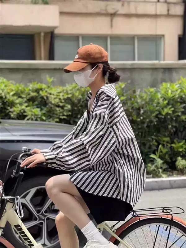 2024 autumn thin forest style retro black striped shirt outer wear women's casual lazy style new shirt trend