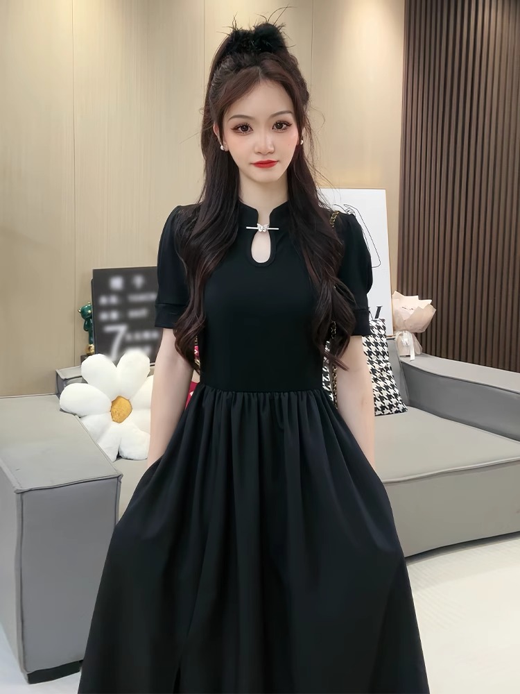 新中式女装国风黑色连衣裙子夏季2024新款茶歇法式赫本风开叉长裙
