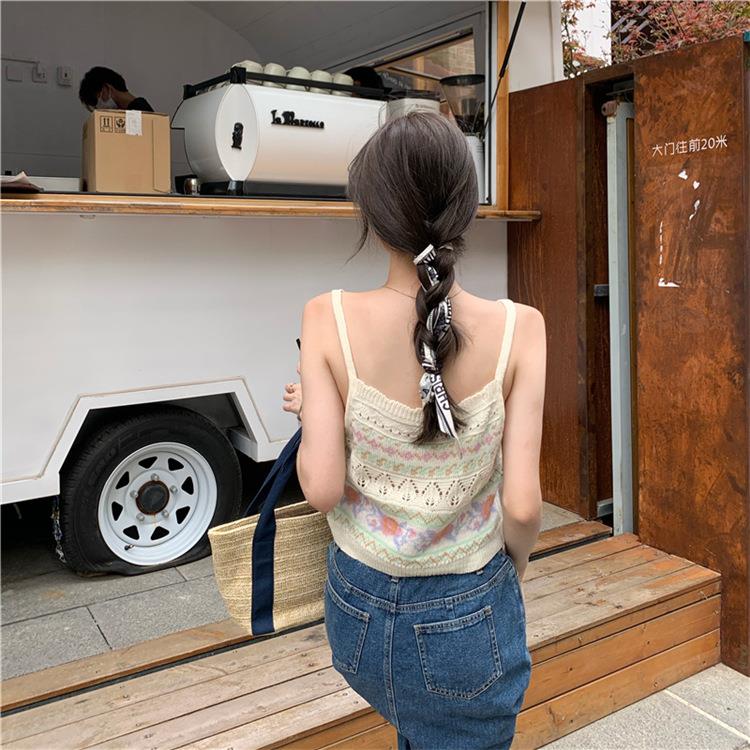 Design niche knitted sweater vest suspender women's summer 2024 new style French gentle Korean style tops for women