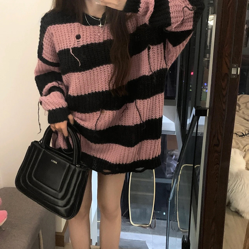 Retro ripped sweater for women in autumn and winter with niche lazy style striped sweater Japanese style pullover for spring and autumn outer wear