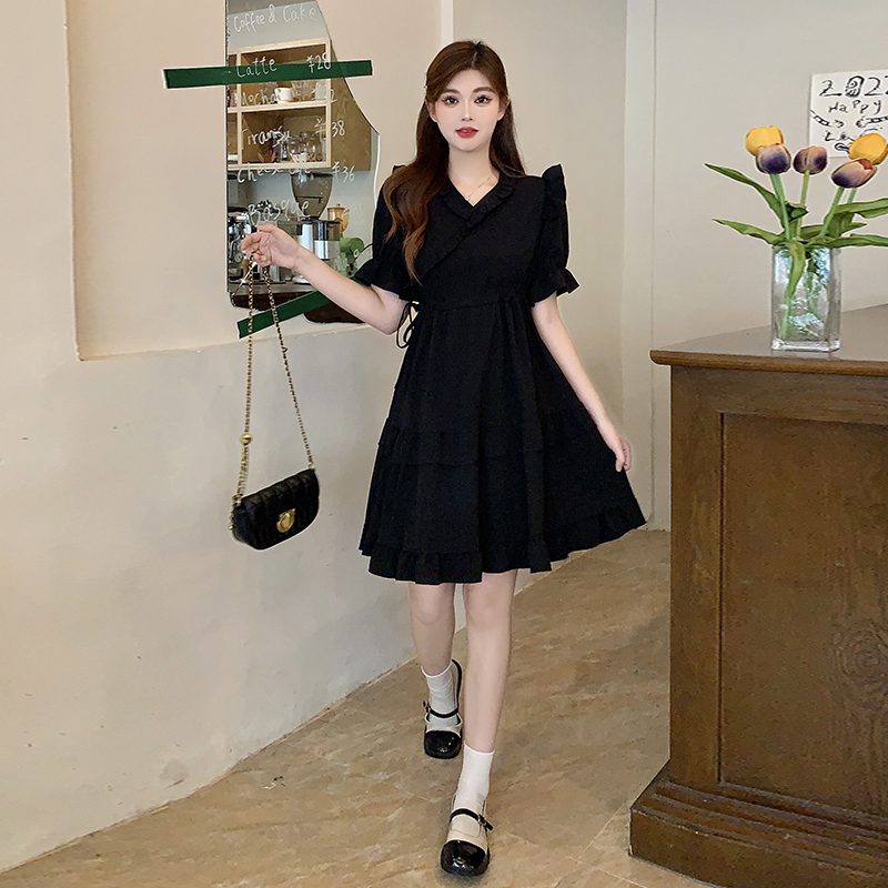 [Real shot] French v-neck black dress for women, new summer design, niche temperament, Hepburn style little black dress