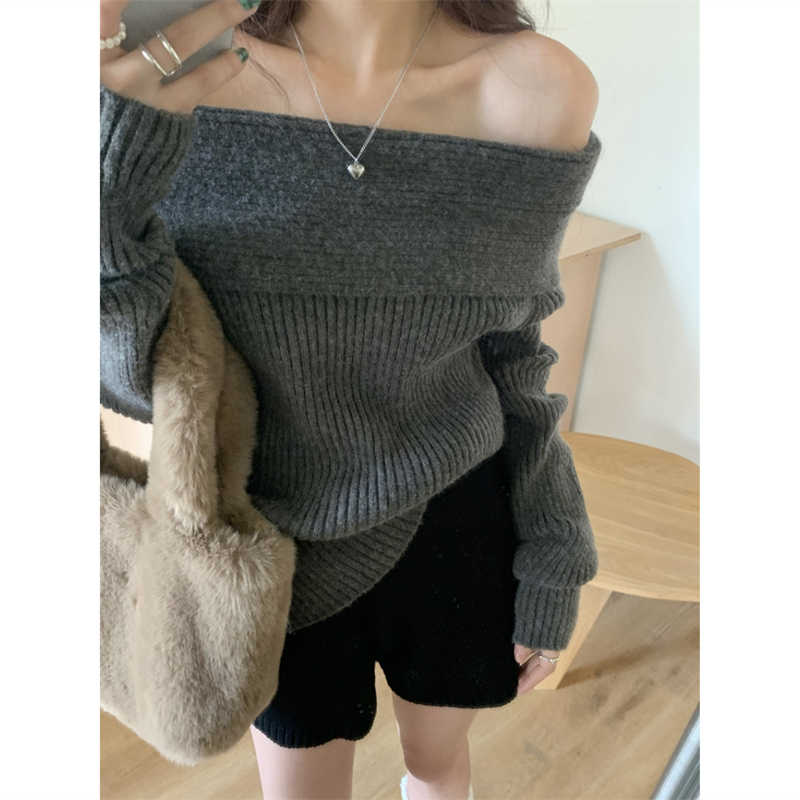 One-line collar off-shoulder clavicle sweater for women in spring, autumn and winter, fashionable and fashionable inner long-sleeved bottoming sweater top