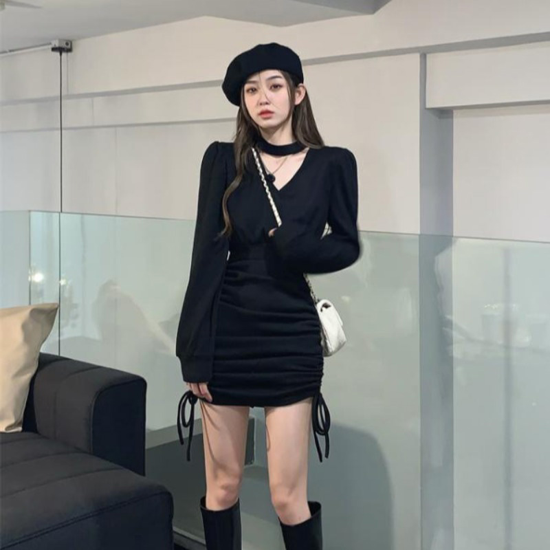 New high-end sexy temperament slim fit hip-covering hollow bottoming pure desire long-sleeved French halterneck dress for women in autumn and winter