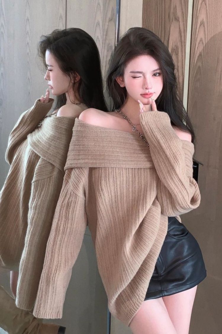 Khaki one-line collar off-shoulder sweater for women in autumn and winter hot girl new high-end loose lazy style knitted sweater top