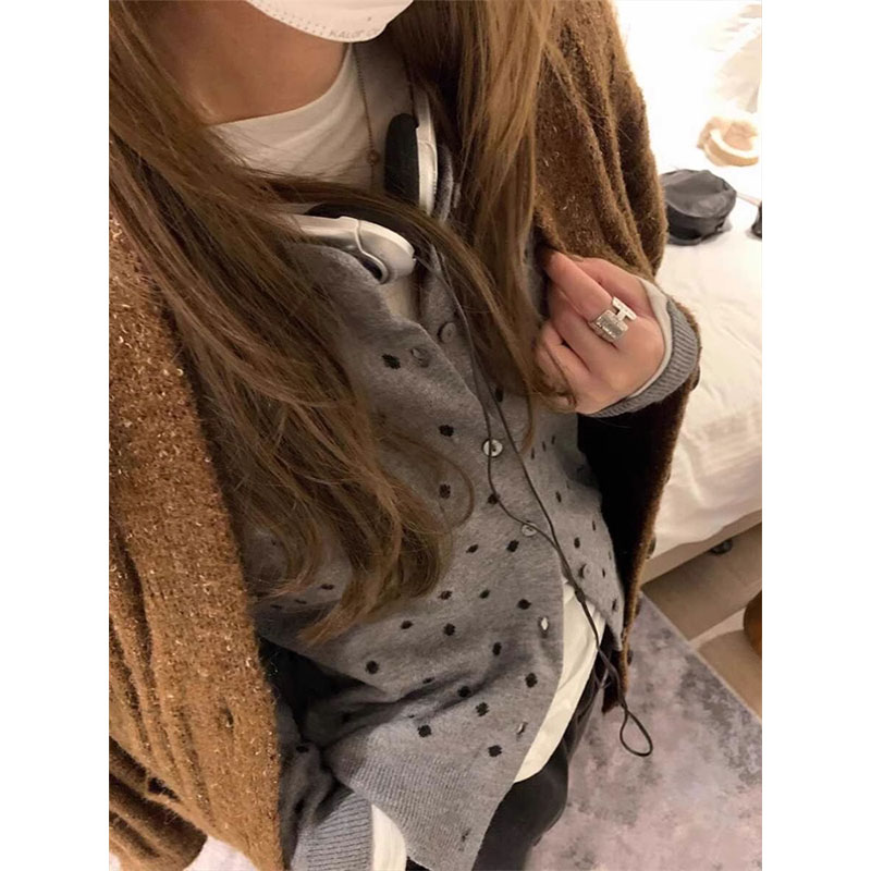 Korean style polka-dot knitted cardigan for women in autumn new style lazy style age-reducing slim fit niche versatile long-sleeved top