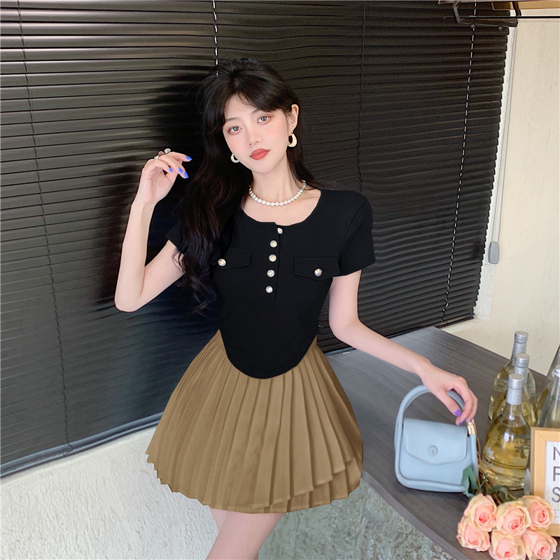 【】 Chic and beautiful top, summer new style, slightly fat, slim, discreet, irregular right shoulder short-sleeved T-shirt