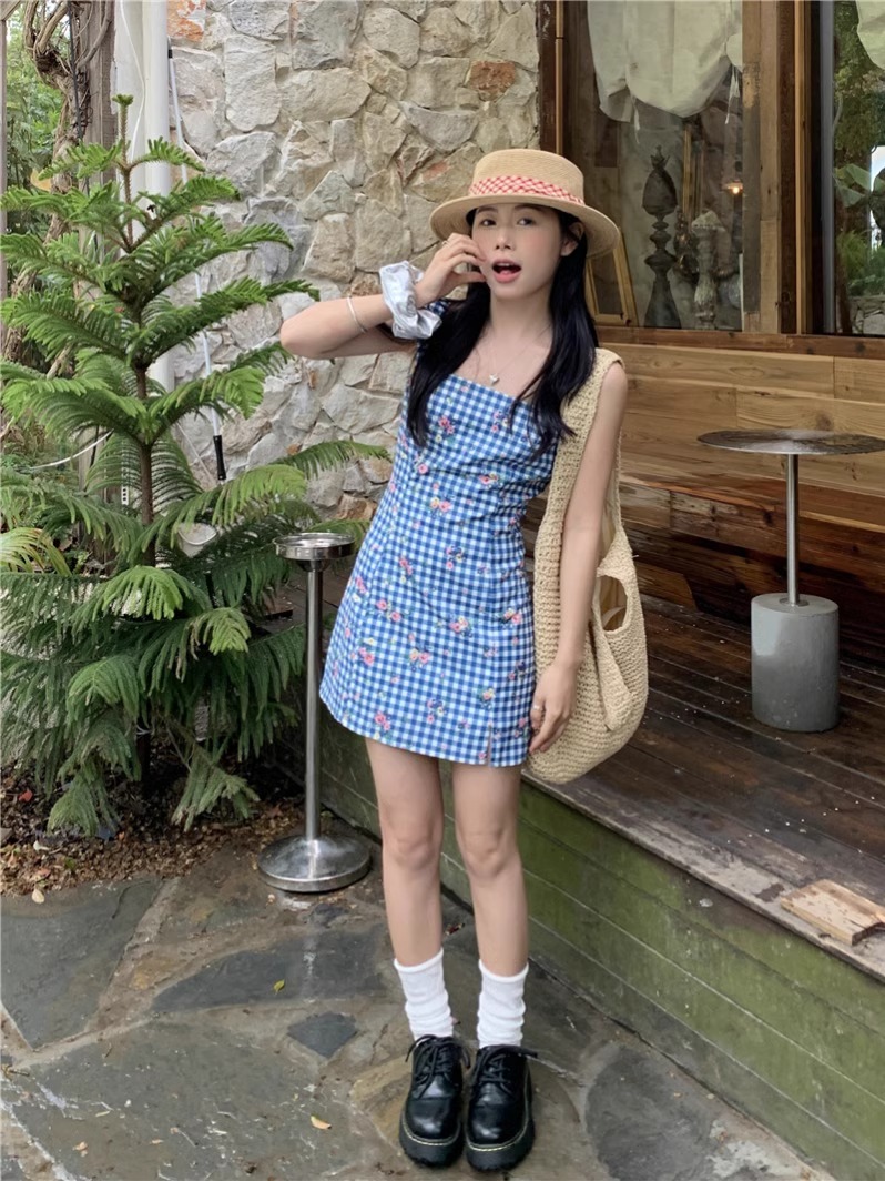 Hailan Tianyu~Small fresh plaid floral suspender dress for women summer sweet A-line hip skirt