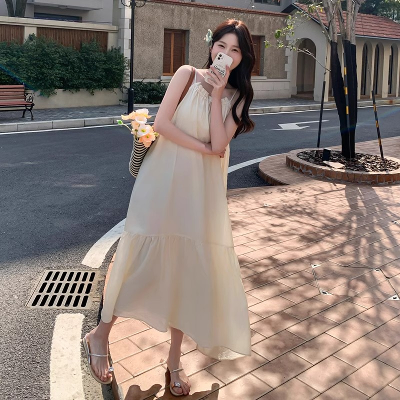 Off-white suspender dress for women 2024 summer new style French high-end temperament super fairy seaside vacation long dress