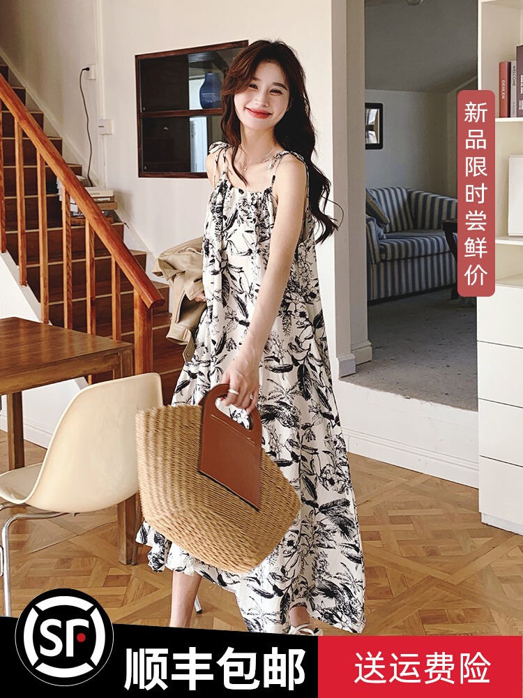 Seaside holiday suspender skirt summer 2024 new French style beautiful gentle style atmosphere cool floral dress