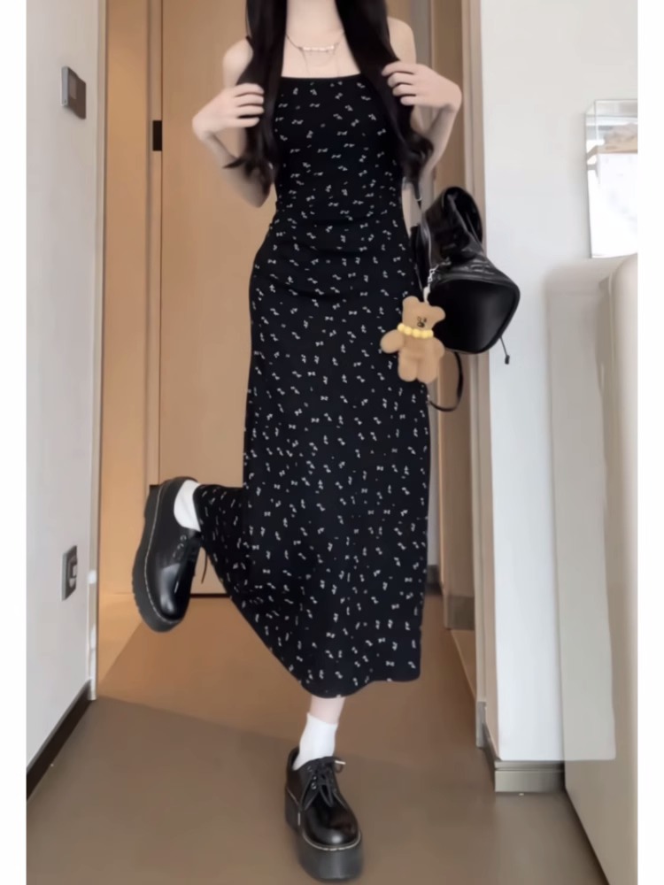 Matsumoto's 2024 spring and summer new style black floral slim-fitting suspender skirt temperament dress waist suspender skirt mourning