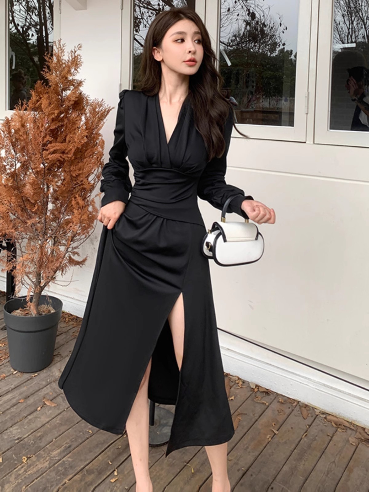 French high-end v-neck black dress for women in autumn plus size waist sexy sexy dress long dress