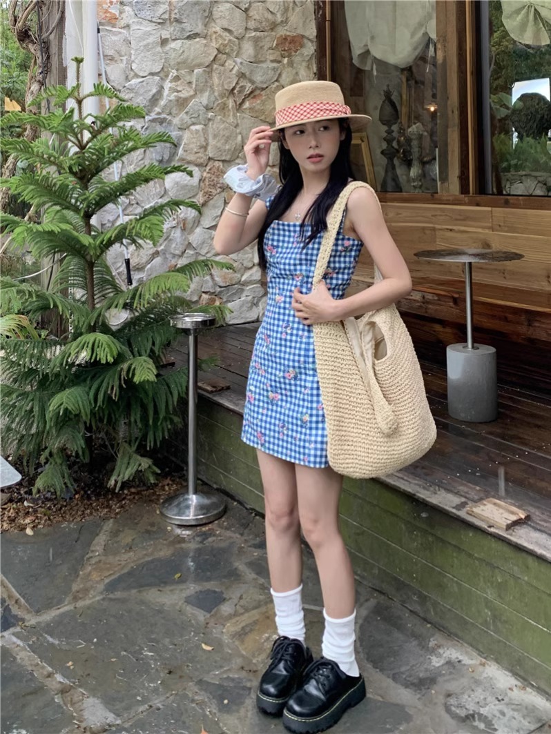 Hailan Tianyu~Small fresh plaid floral suspender dress for women summer sweet A-line hip skirt