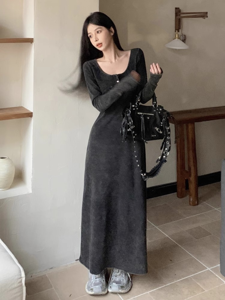 Black square neck hip-hugging long skirt for women 2024 new autumn and winter style high-end knitted dress with coat