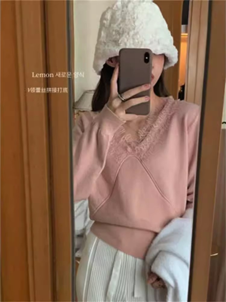 A large number of Tmall quality French retro lace V-neck long-sleeved loose knitted bottoming shirt tops