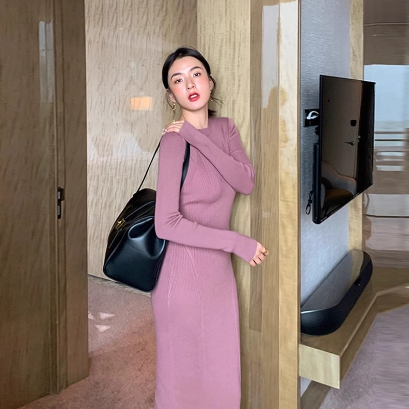 Autumn and winter  new slim-fitting high-waisted knitted dress for women, chic and feminine slim-fitting sweater long skirt