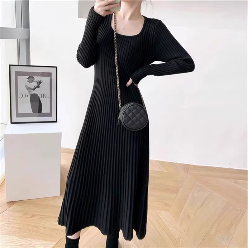 Elegant socialite hot mom autumn and winter purple long-sleeved knitted square-neck dress with a bottoming A-line skirt