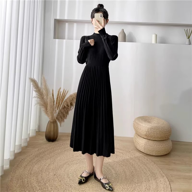 French Hepburn style knitted dress for women in autumn and winter new temperament slimming bottoming skirt half turtleneck sweater dress