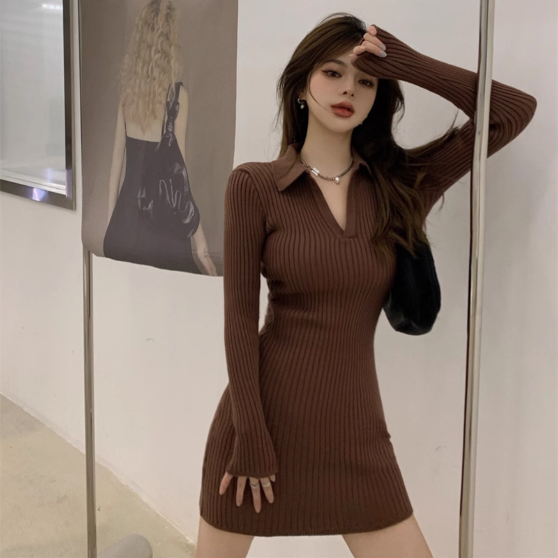 Autumn and winter 2024 new French retro polo collar knitted dress with sweater bottoming tight hip skirt