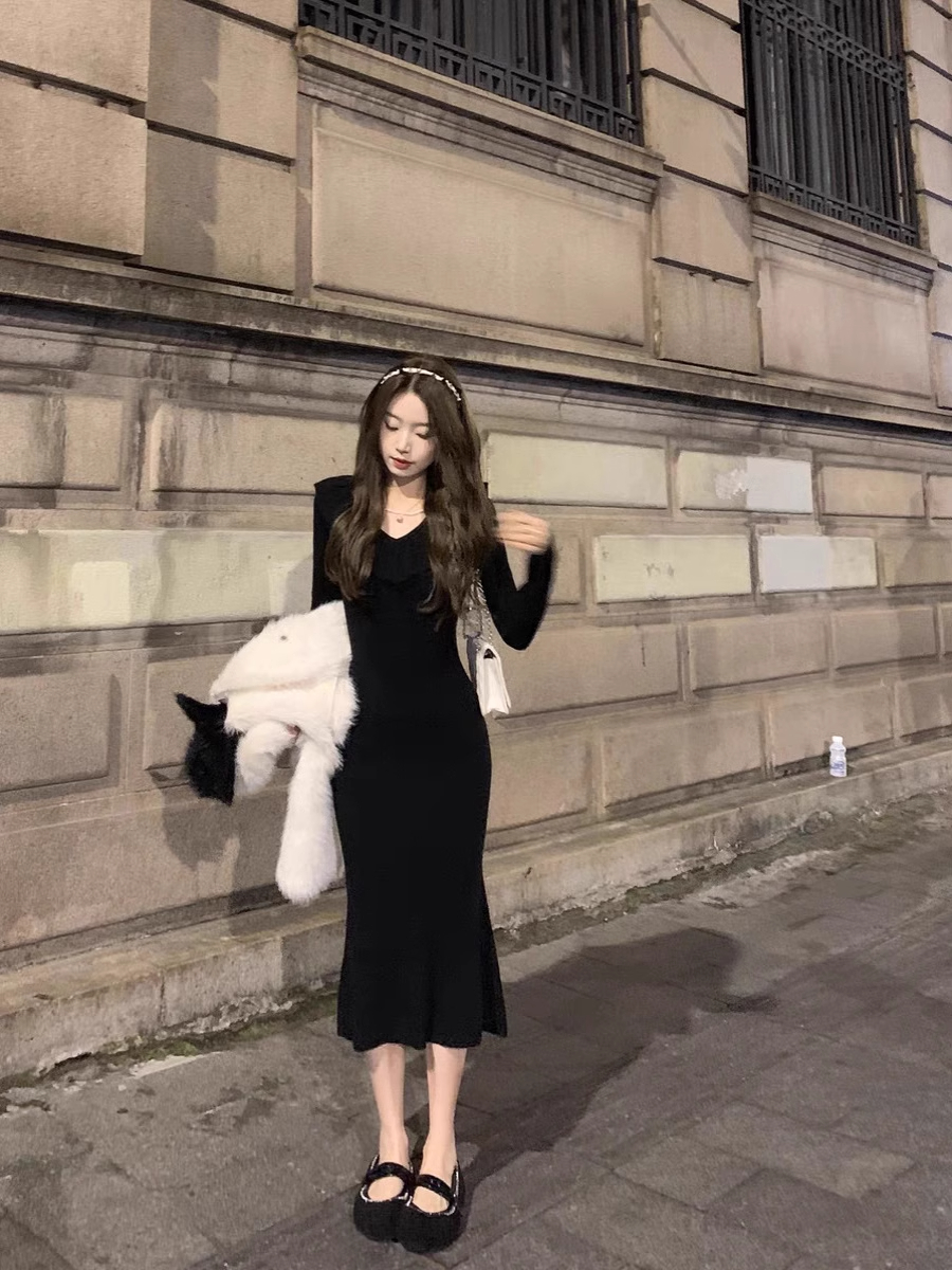 French gentle style ruffled knitted dress for women in autumn and winter with temperament and slim long fishtail sweater dress