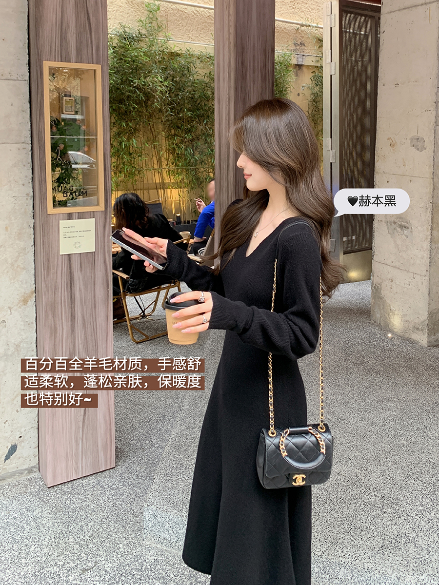 Design niche loose French style with coat long sweater dress small fragrance style bottoming knitted dress for women