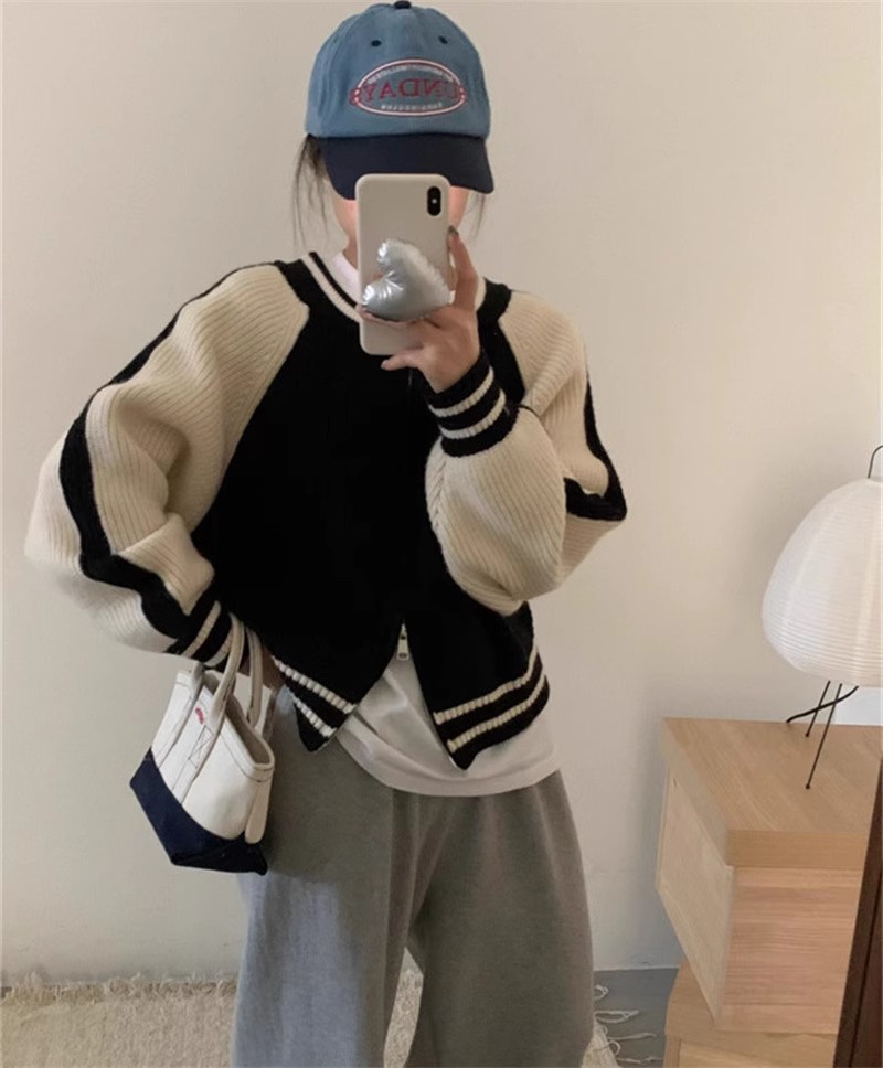 A large number of Tmall quality baseball uniforms knitted jackets for women, lazy fashion loose outer wear sweater cardigans