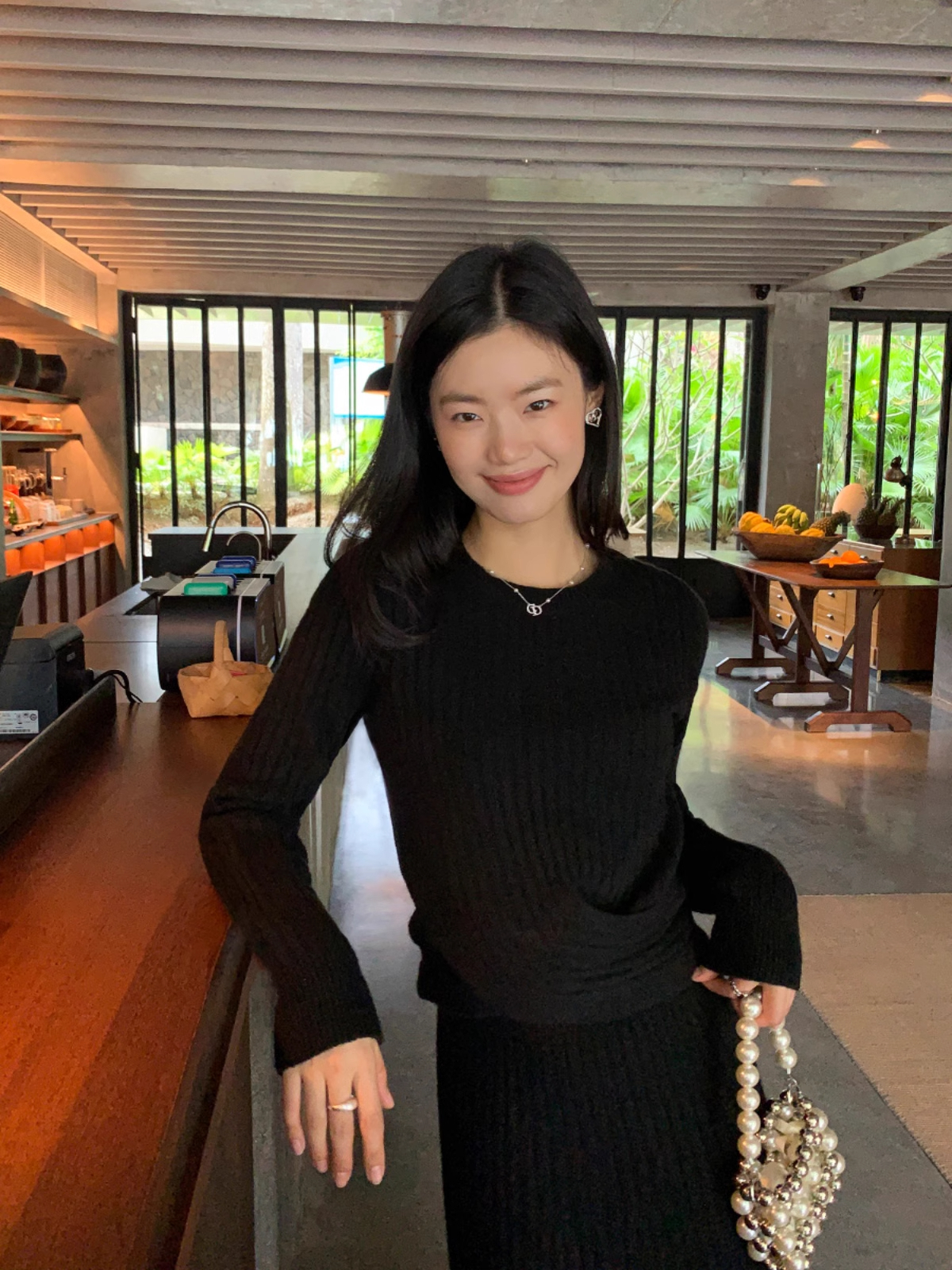 Black crew neck sweater for women, design and temperament sweater top, high waist, mid-length, hip-hugging skirt, two-piece suit