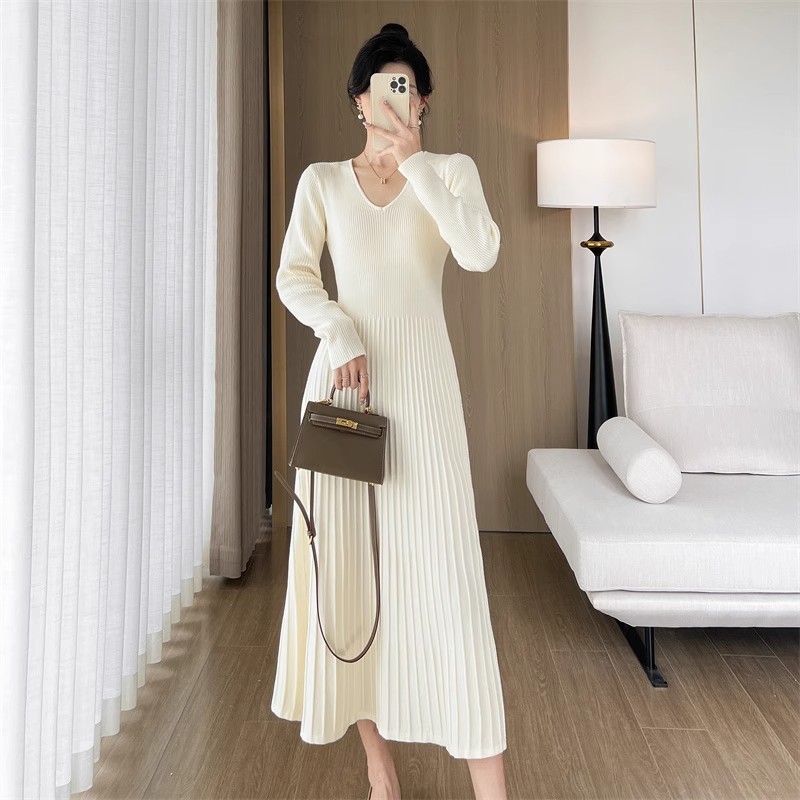 Women's knitted dress with coat, autumn and winter temperament, socialite high-end sense, waist-cinching, A-line sweater skirt, long skirt