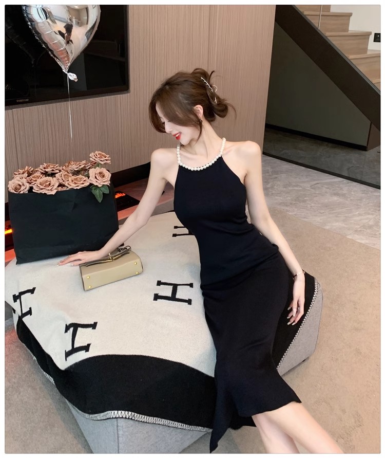 French pearl halterneck dress for women summer ice silk knitted suspender skirt Yujie sexy slit black hip skirt