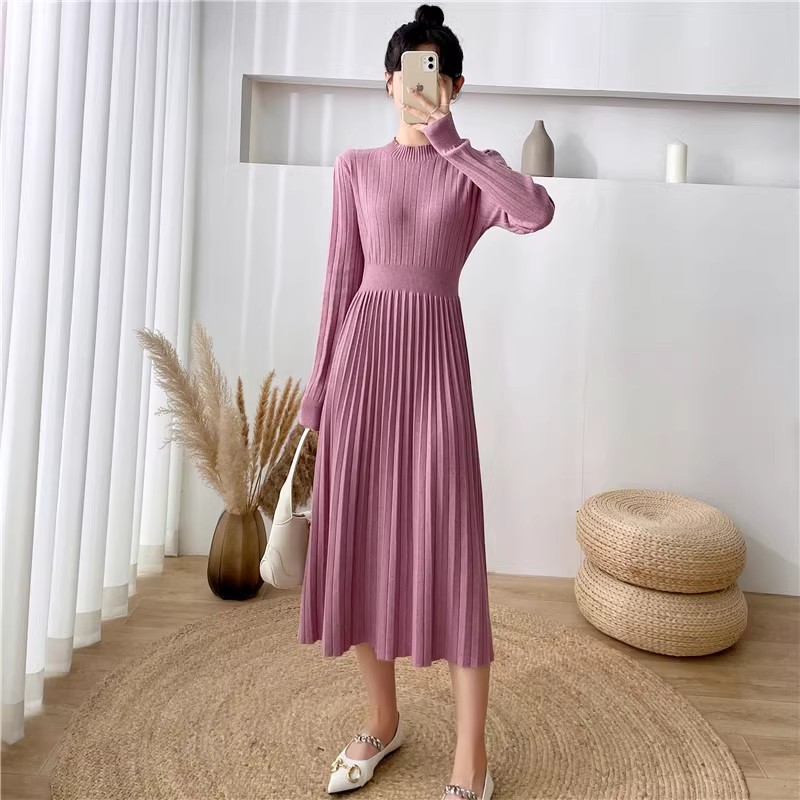 French Hepburn style knitted dress for women in autumn and winter new temperament slimming bottoming skirt half turtleneck sweater dress