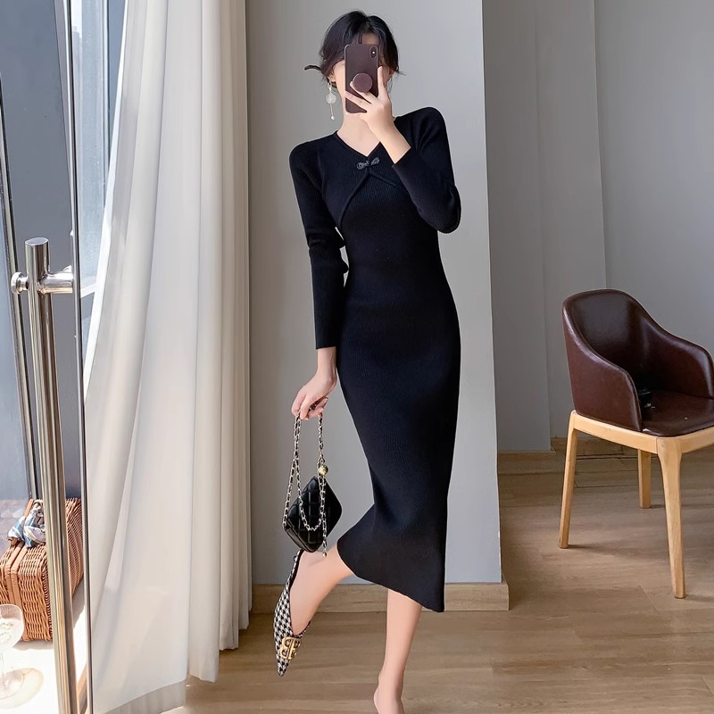  Autumn and Winter Retro Button Knitted Dress Red Temperament Slim Fit V-neck Sweater Dress Bottoming Long Skirt