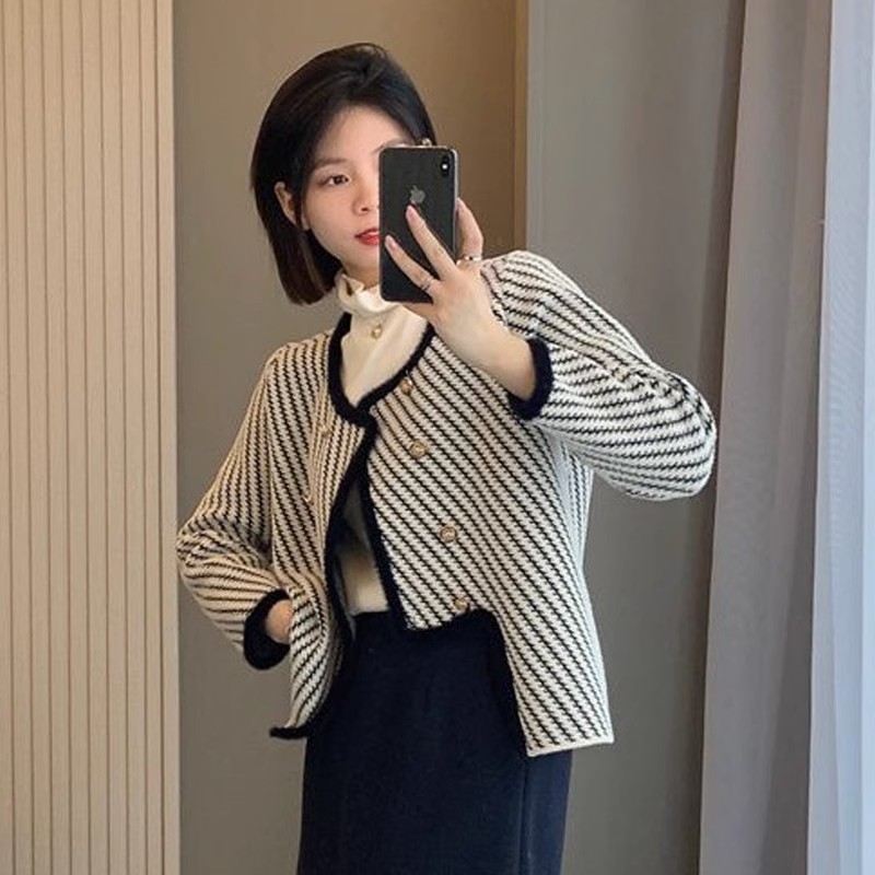 Xiaoxiangfeng imitation mink velvet knitted jacket for women  new style asymmetrical design double-breasted striped top trendy