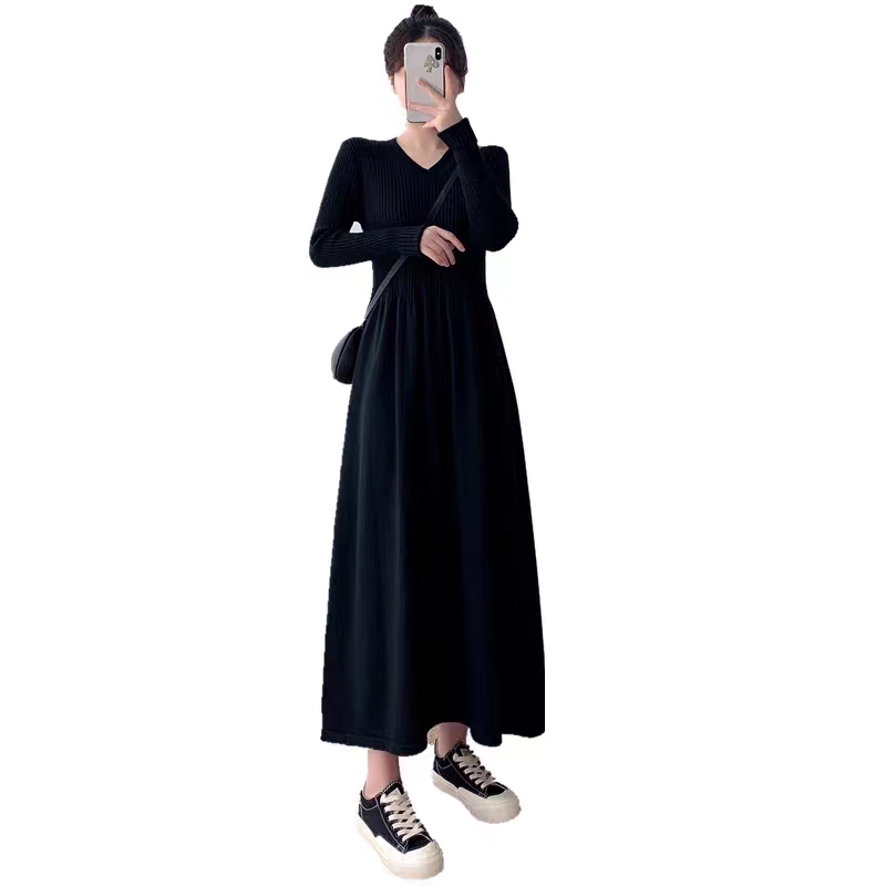 Women's autumn and winter new style with coat, sweater dress and long skirt with V-neck slim knitted dress and long skirt