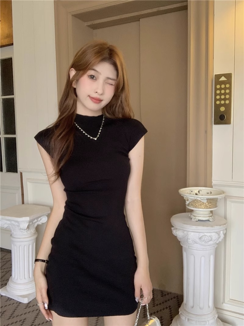 Pure lust style black short-sleeved knitted dress for women spring and summer hot girl short skirt tight waist casual temperament hip-hugging skirt