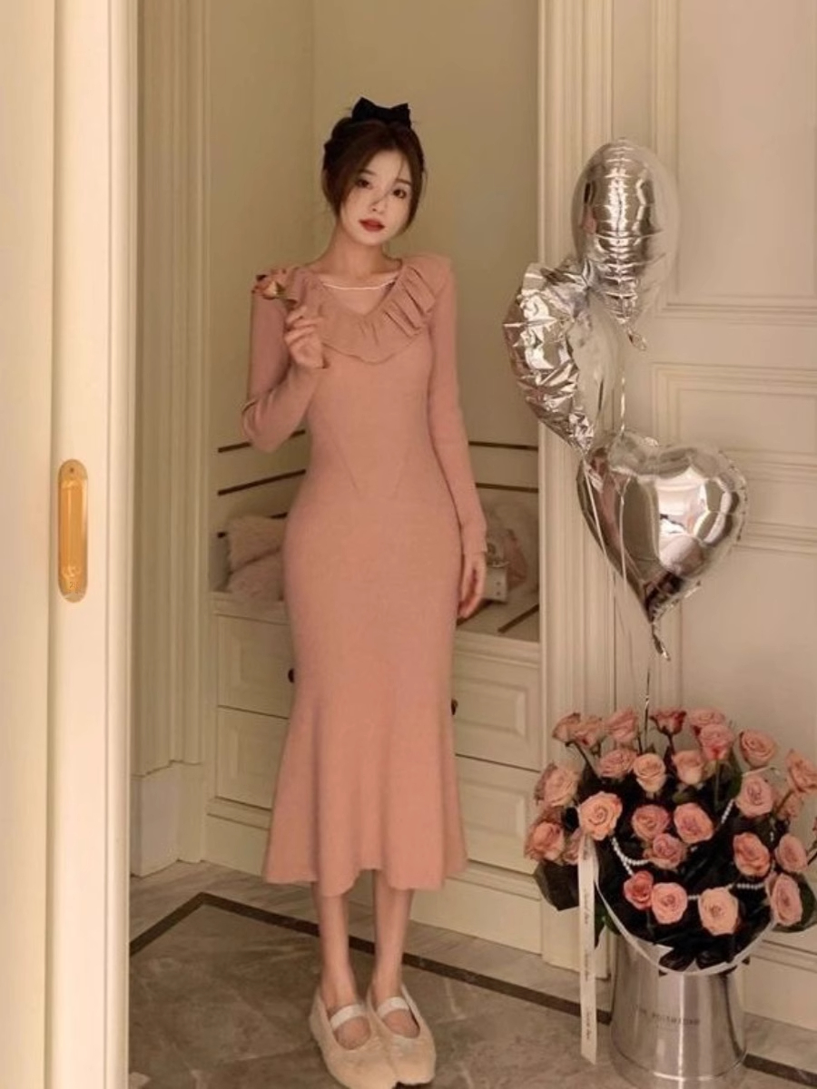 French gentle style ruffled knitted dress for women in autumn and winter with temperament and slim long fishtail sweater dress