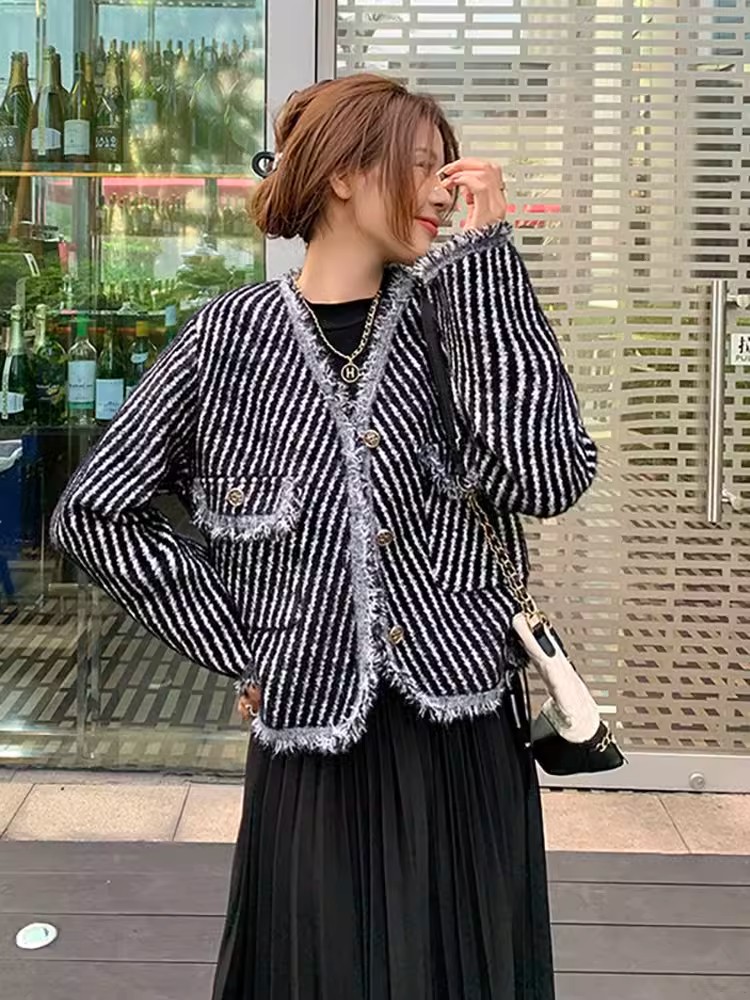 Tmall original quality French socialite small fragrance tassel design V-neck loose mink velvet sweater jacket