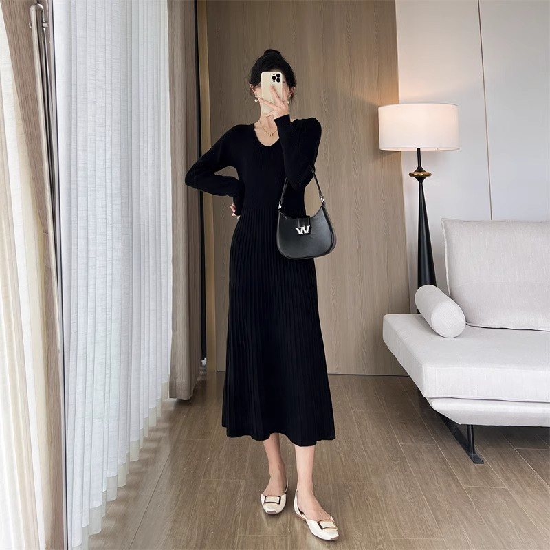 Women's knitted dress with coat, autumn and winter temperament, socialite high-end sense, waist-cinching, A-line sweater skirt, long skirt