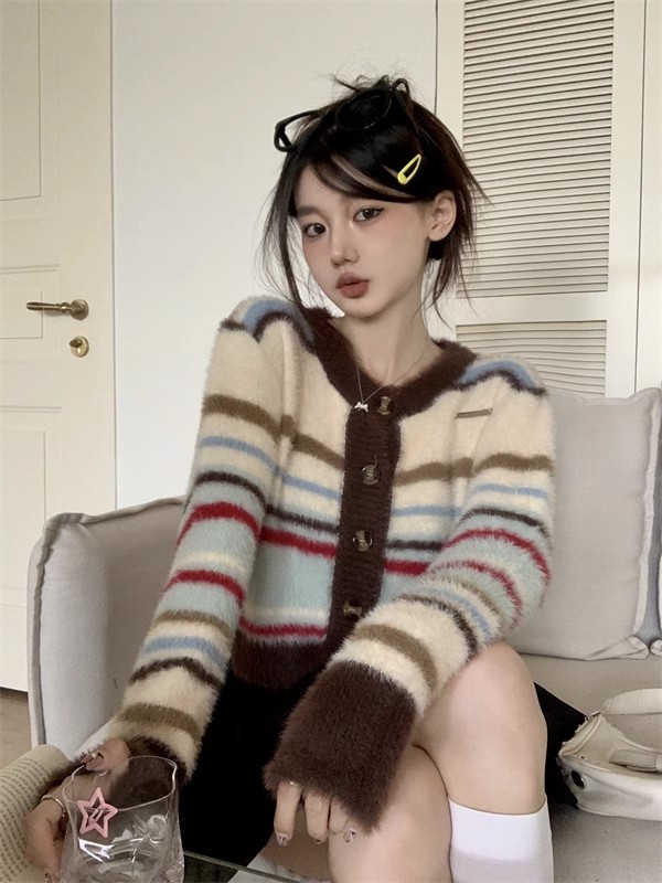 Niche color-blocked striped long-sleeved sweater for women in autumn, fufu soft and waxy short furry chic top