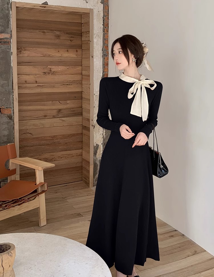 Light luxury high-end knitted dress women's autumn and winter lace-up bow long skirt slim waist bottoming skirt