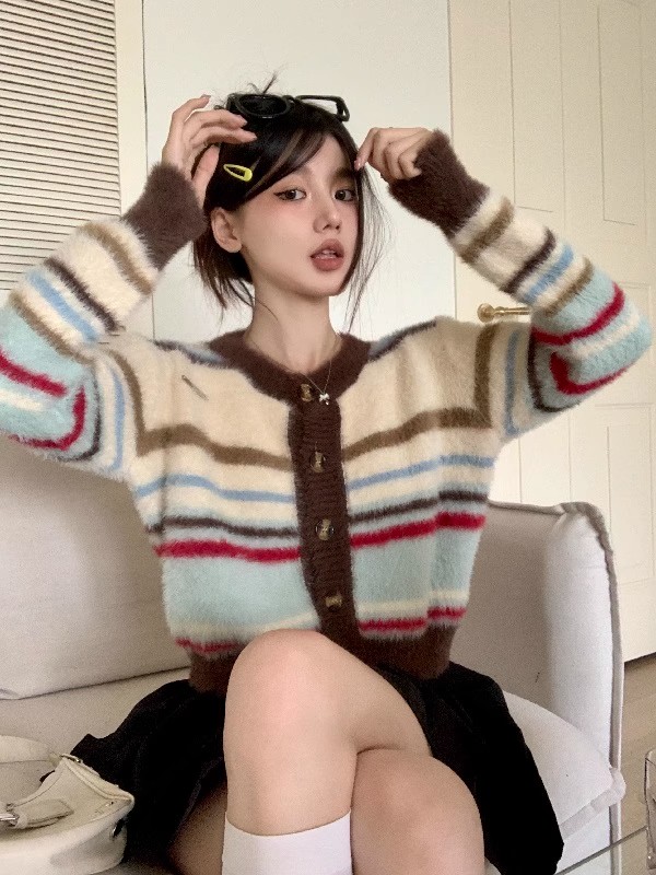 Niche color-blocked striped long-sleeved sweater for women in autumn, fufu soft and waxy short furry chic top