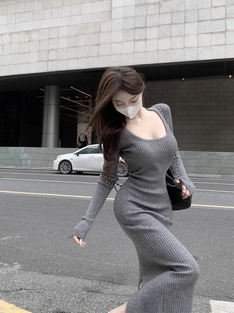 Square-neck knitted dress for women in autumn and winter, sexy butt-hugging mini-mum long skirt, body-shaping bottoming, inner sweater skirt