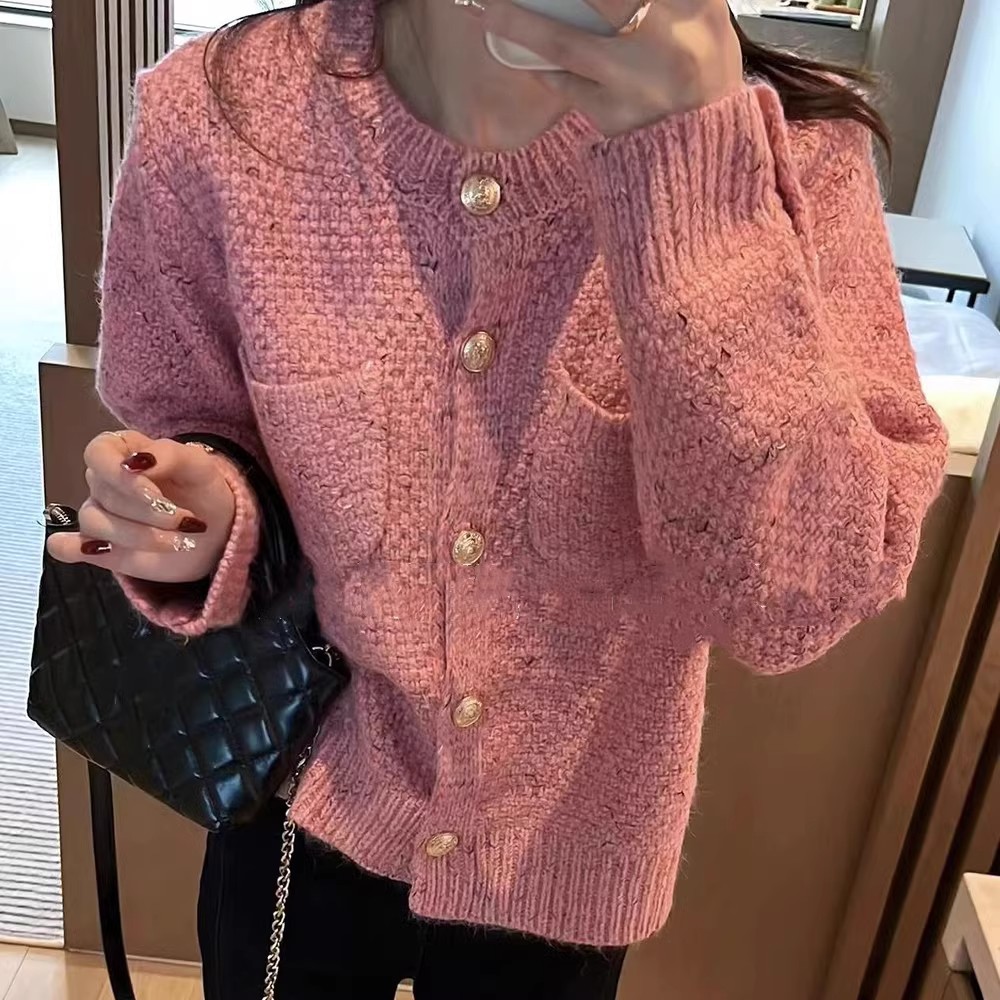 Xiaoxiangfeng soft and waxy knitted cardigan top for women autumn  new style French lady temperament short sweater jacket