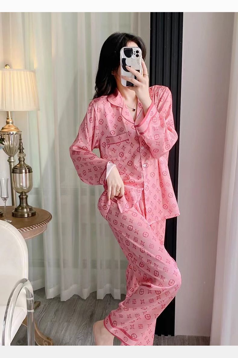 粉色睡衣自拍图片