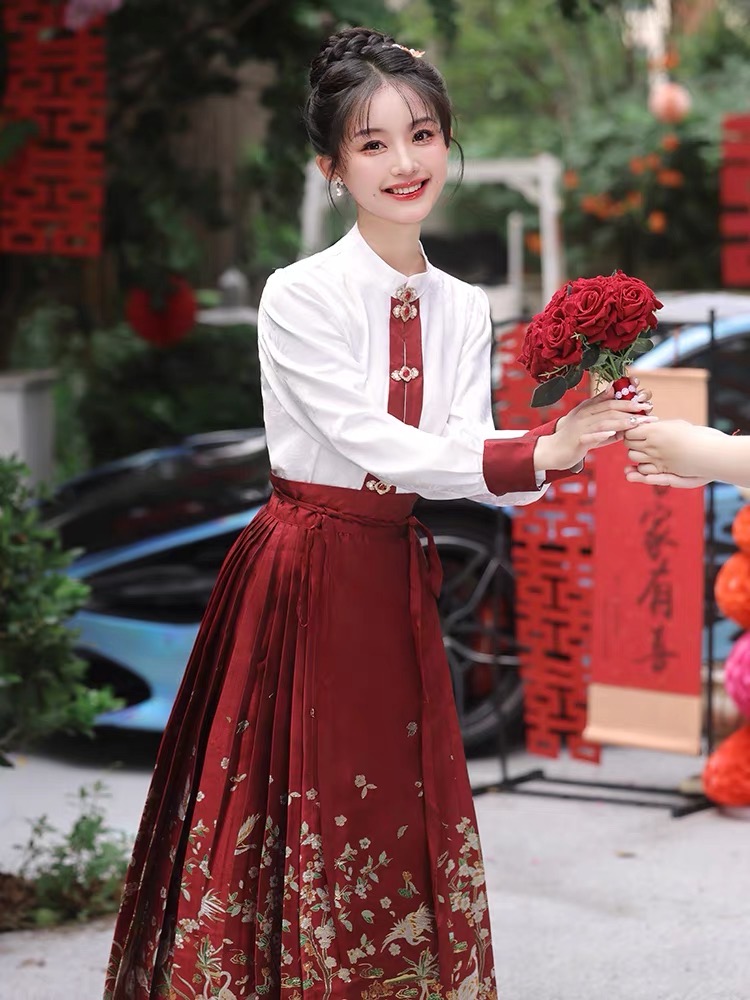 红色马面裙婚服敬酒服新娘套装2023新款小个子新中式国风订婚长袖
