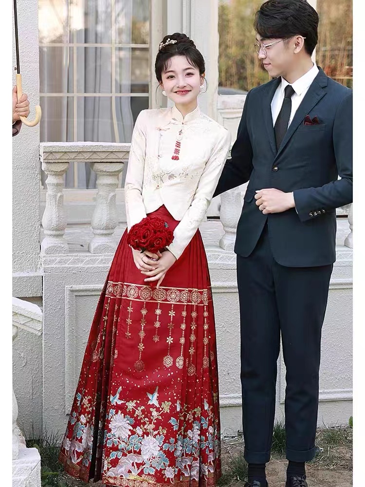 冬季马面裙敬酒服2023新款新娘订婚礼服便装新中式红色婚服高级感